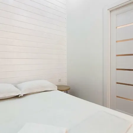 Leogrand One-bedroom On Tugan-baranovskogo 24 *