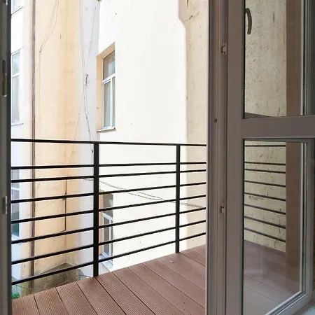 Leogrand One-bedroom On Tugan-baranovskogo 24